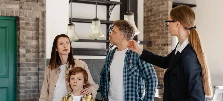 Agent showing home to family